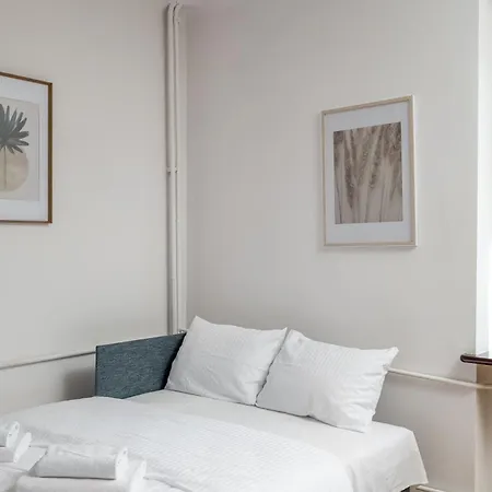 Metro Raclawicka Snug Apartment *