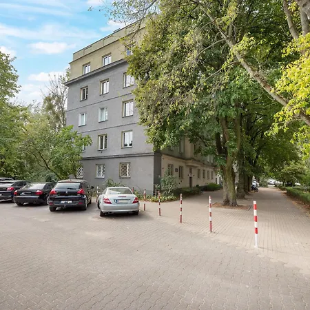 Metro Raclawicka Snug Apartment Warsaw