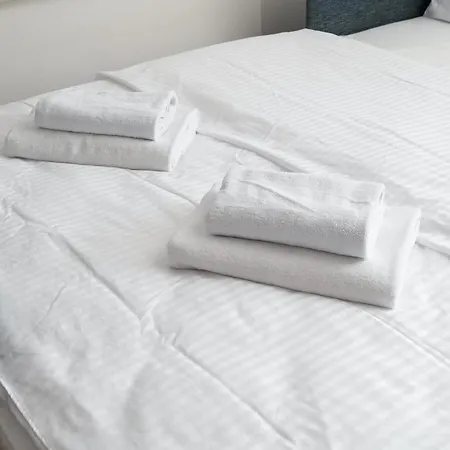 Metro Raclawicka Snug Apartament *